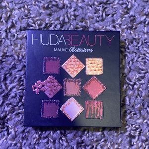 Huda Beauty Mauve Obsessions palette